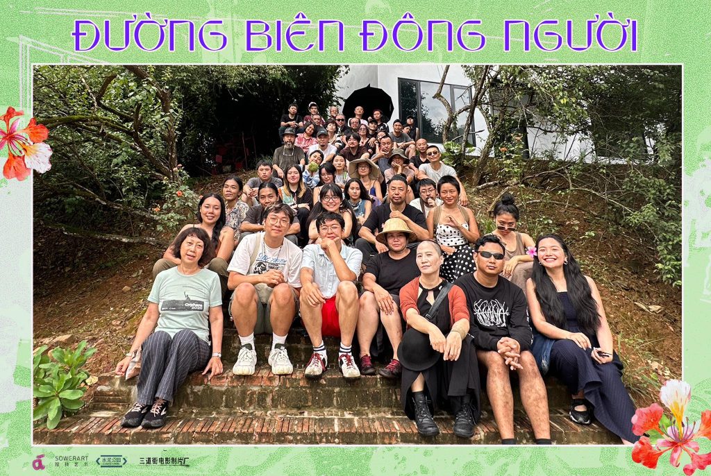 Trại hè trình diễn:  ĐƯỜNG BIÊN ĐÔNG NGƯỜI